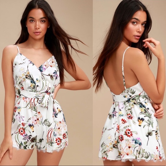 LULU’S Sprout and About White Floral Print Wrap Romper Sz Small - Picture 1 of 11